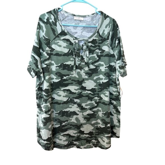 Bobbie Brooks Ladies Camo Lace-Up Neck Top Size 2X Short Sleeve Casual Shirt - Picture 1 of 6